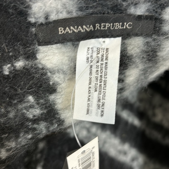 Banana Republic Rectangle Oversized fuzzy Scarf fringe recycled polyester - Picture 4 of 12
